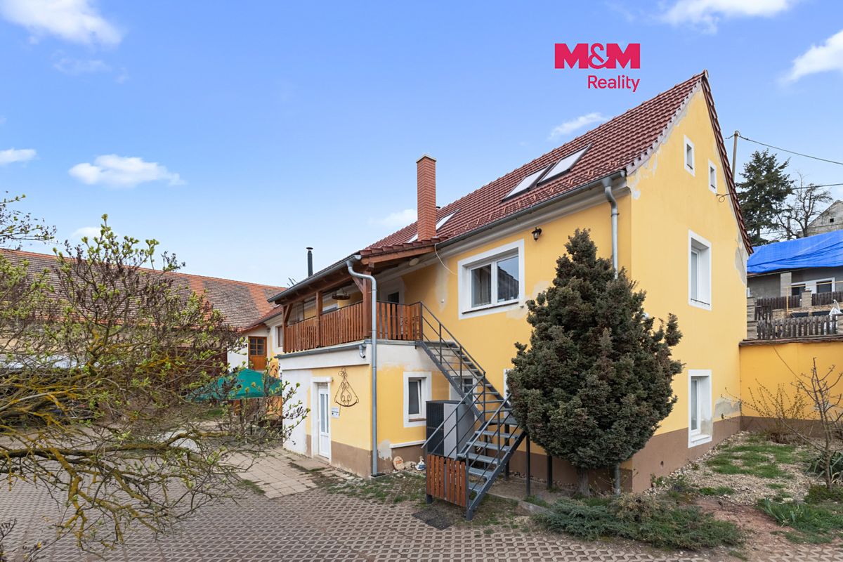 Prodej zemědělské usedlosti 380 m², pozemek 17352 m²