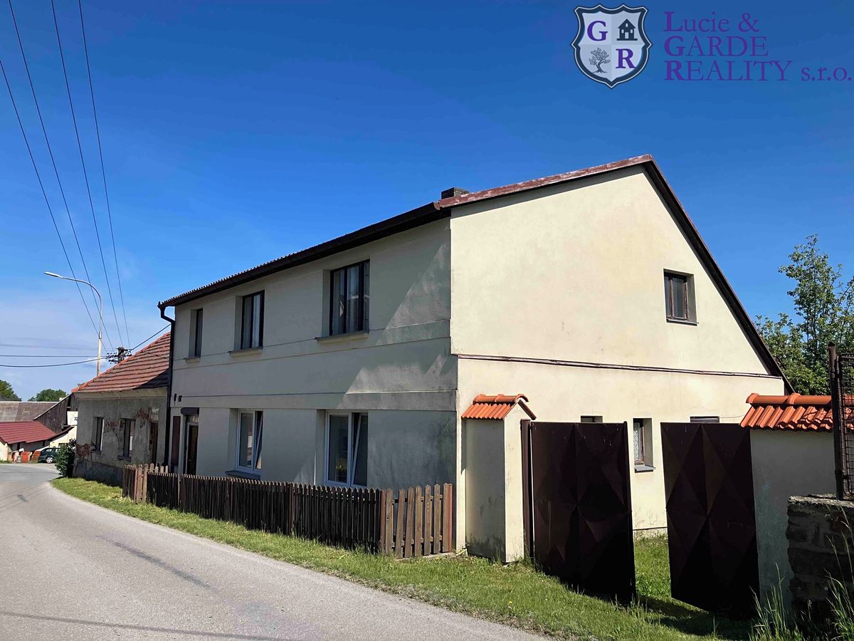 Prodej rodinného domu 290 m², pozemek 864 m²