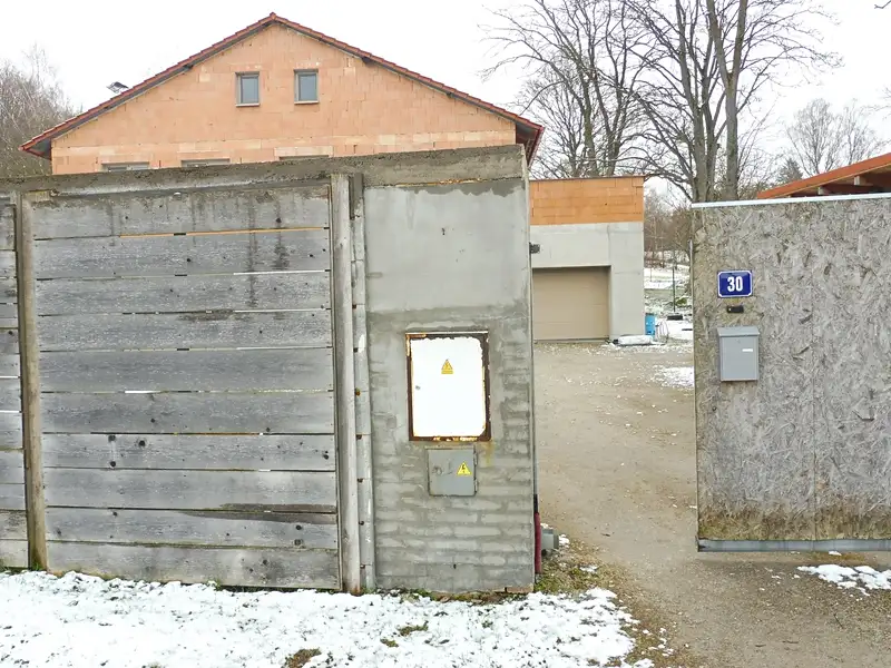 Dražba rodinného domu 328 m², pozemek 1477 m², Číměř – náhled fotky 2