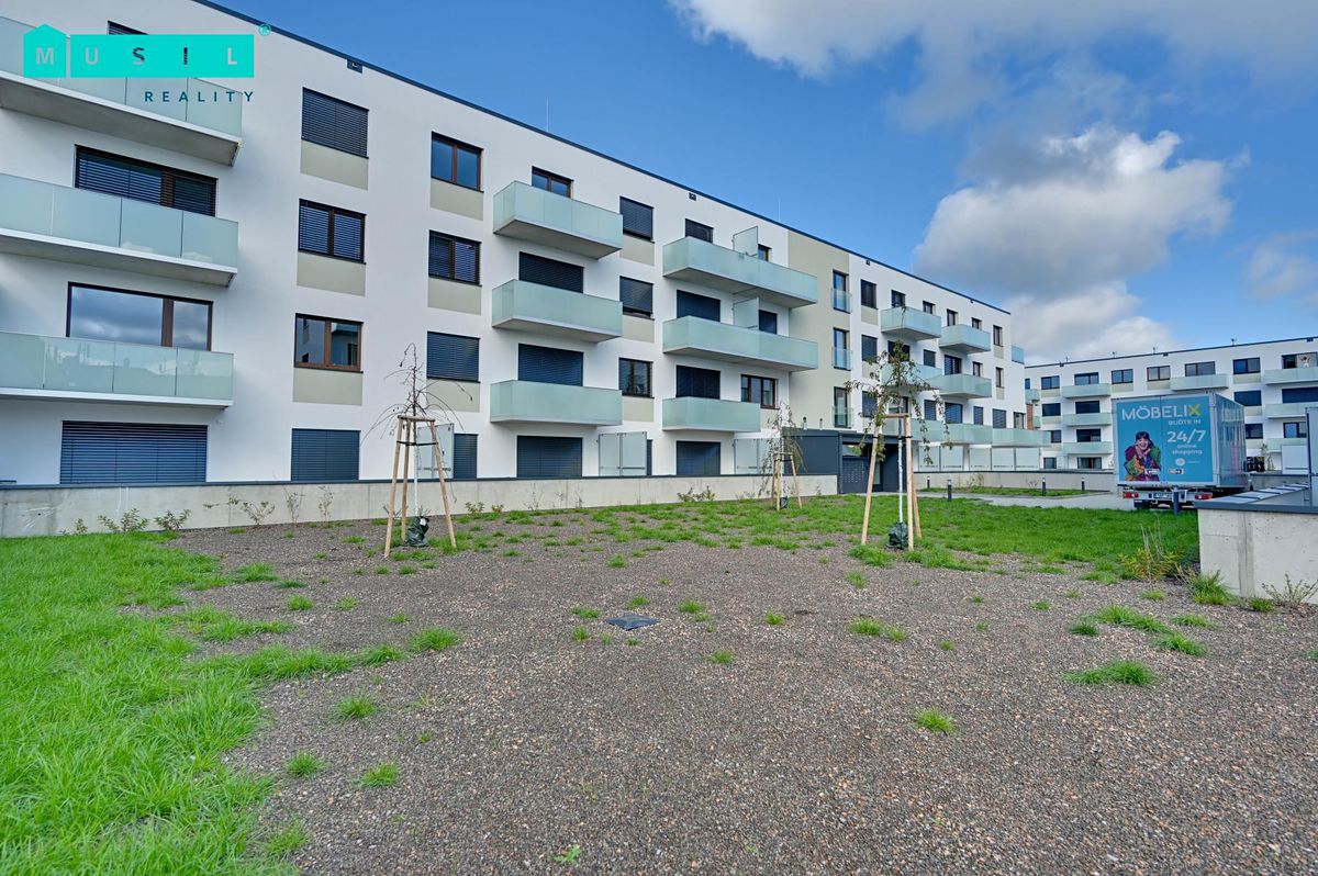 Pronájem bytu 2+kk 56 m² – fotografie 3