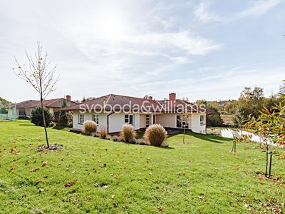 Pronájem rodinného domu 269 m², pozemek 814 m²