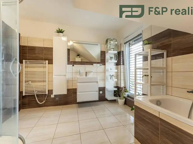 Prodej rodinného domu 97 m², pozemek 300 m², Miskovice – náhled fotky 2