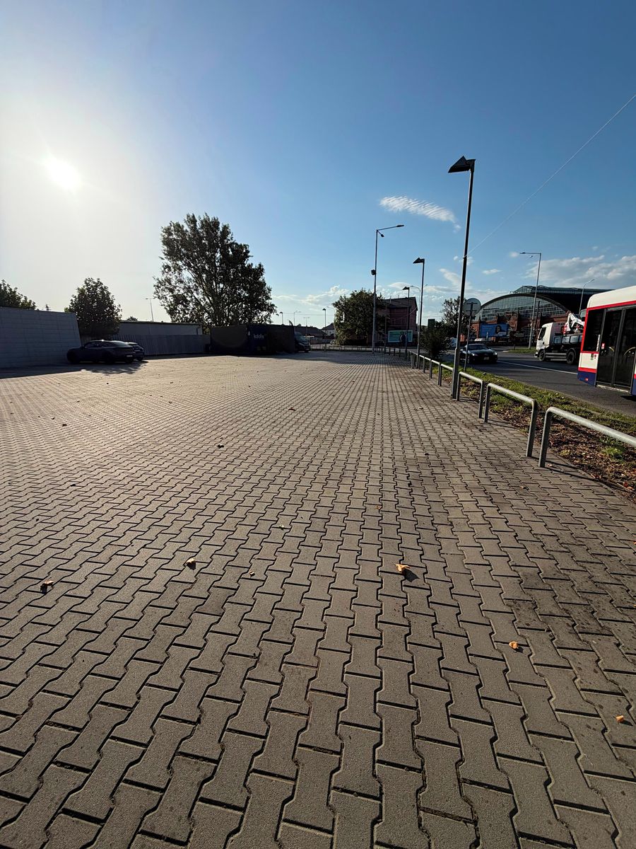 Pronájem komerčního pozemku 500 m² – fotografie 2
