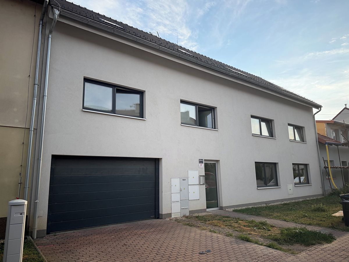 Pronájem bytu 1+kk 19 m² – fotografie 2