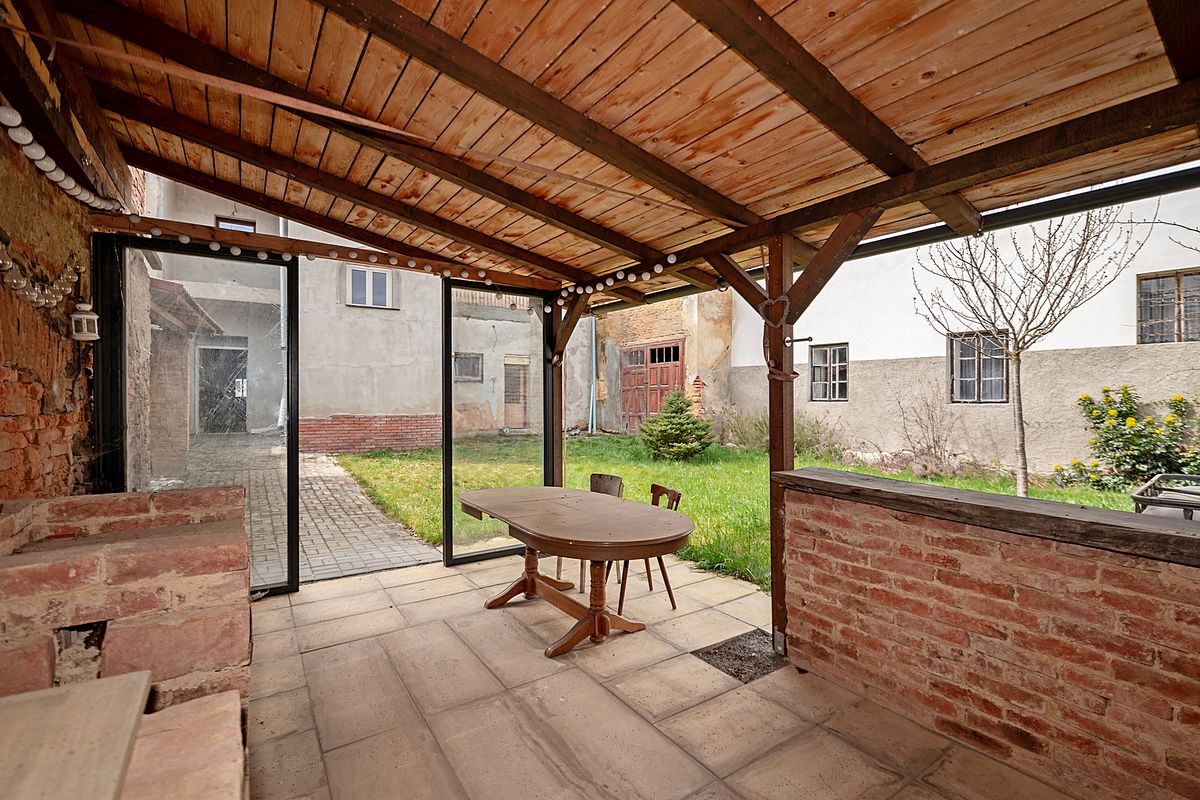 Prodej činžovního domu 240 m² – fotografie 3