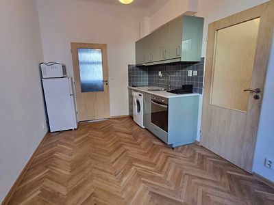 Pronájem bytu 2+kk 32 m²