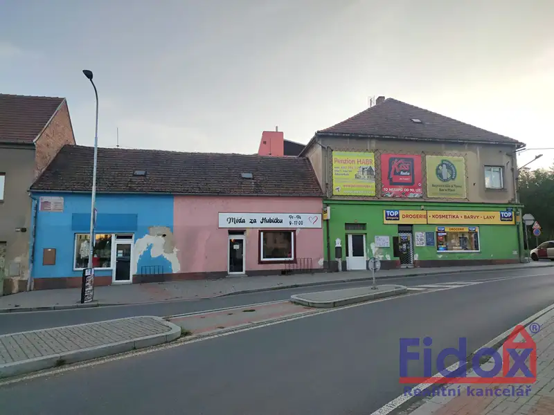 Prodej rodinného domu 400 m², pozemek 482 m², Stod – náhled fotky 1