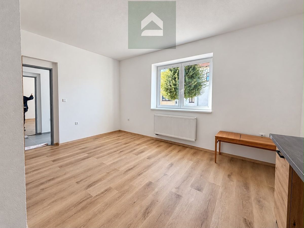 Pronájem bytu 3+kk 68 m² – fotografie 3