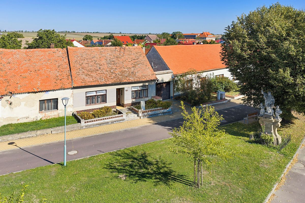 Prodej rodinného domu 90 m², pozemek 700 m²