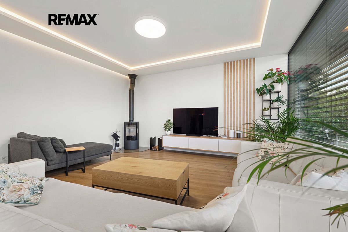 Pronájem rodinného domu 199 m², pozemek 752 m² – fotografie 5