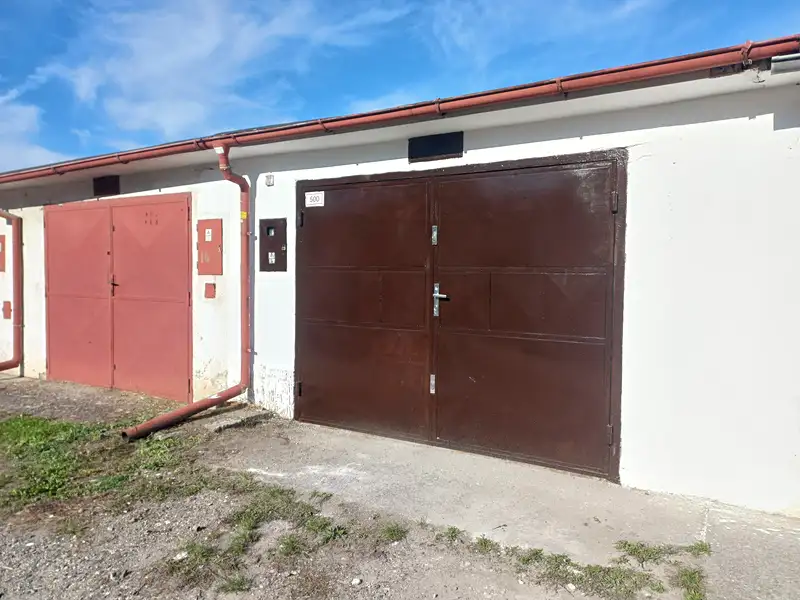 Prodej garáže 23 m², Mělník – náhled fotky 1