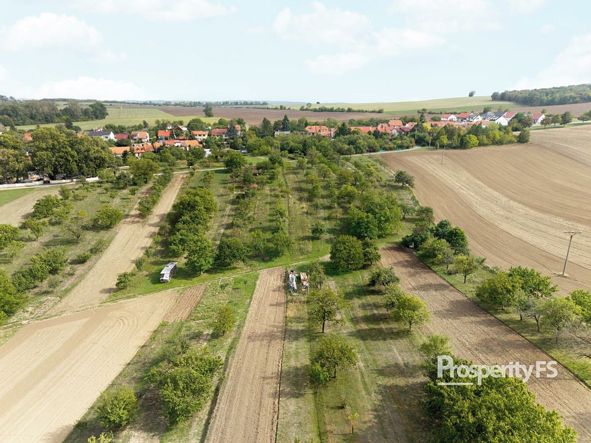 Prodej zahrady 832 m² – fotografie 2