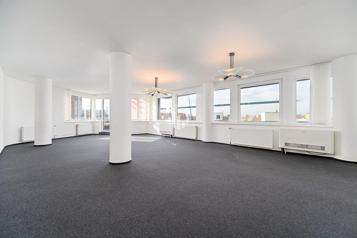 Pronájem kanceláře 285 m² – fotografie 3