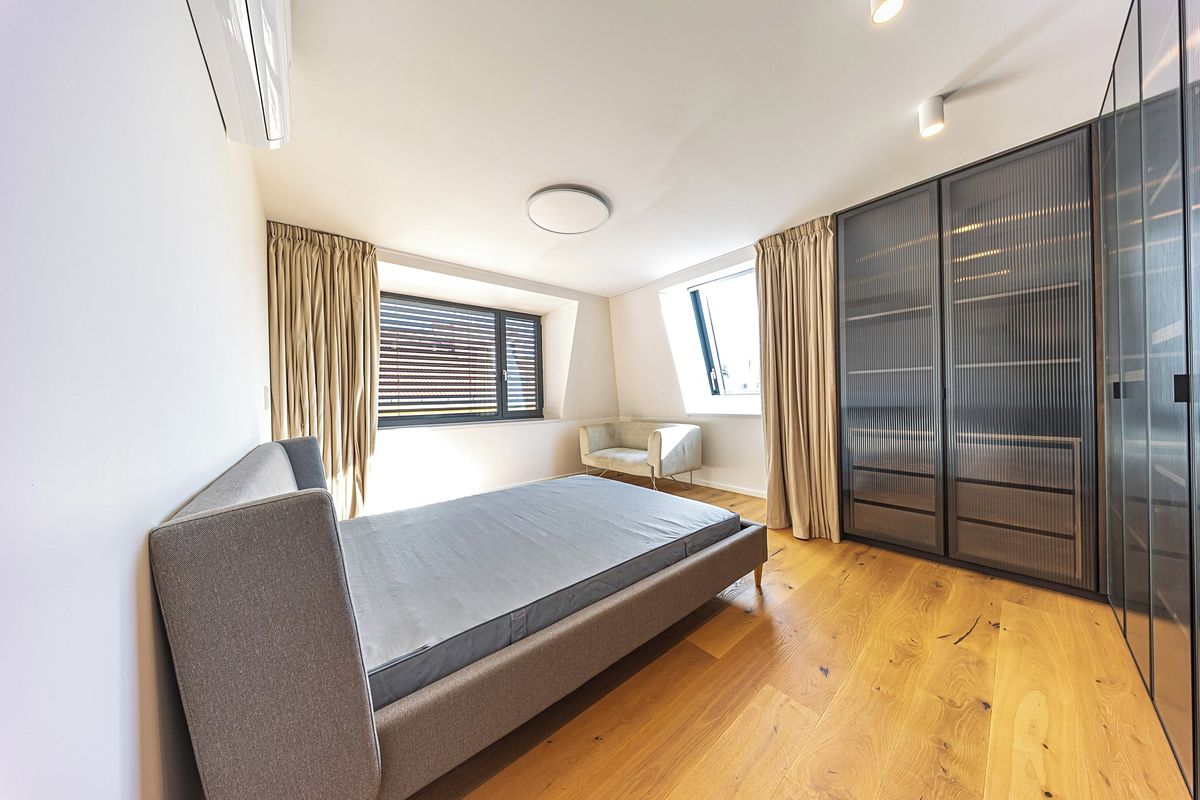 Pronájem bytu 4+kk 151 m² – fotografie 5
