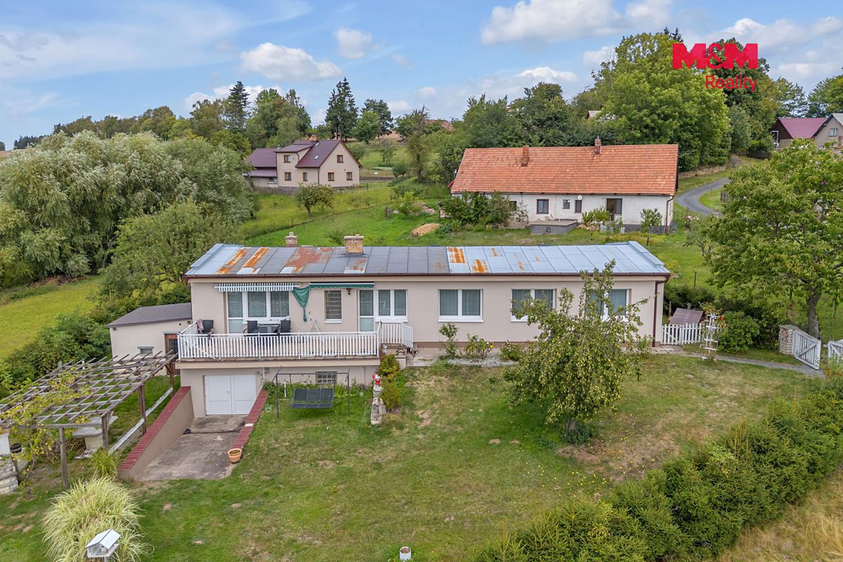 Prodej rodinného domu 140 m², pozemek 1025 m² – fotografie 3