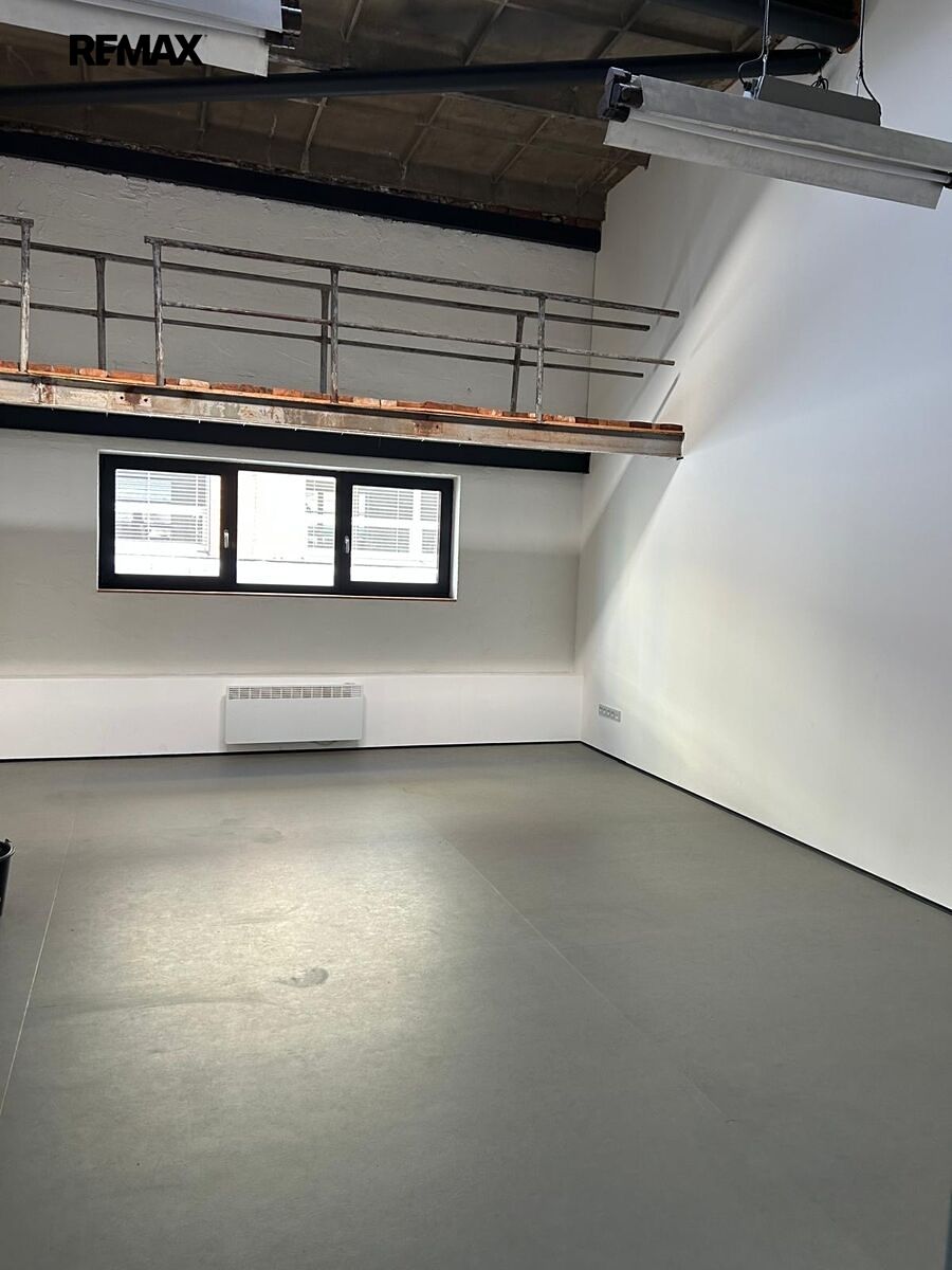 Pronájem kanceláře 38 m² – fotografie 2