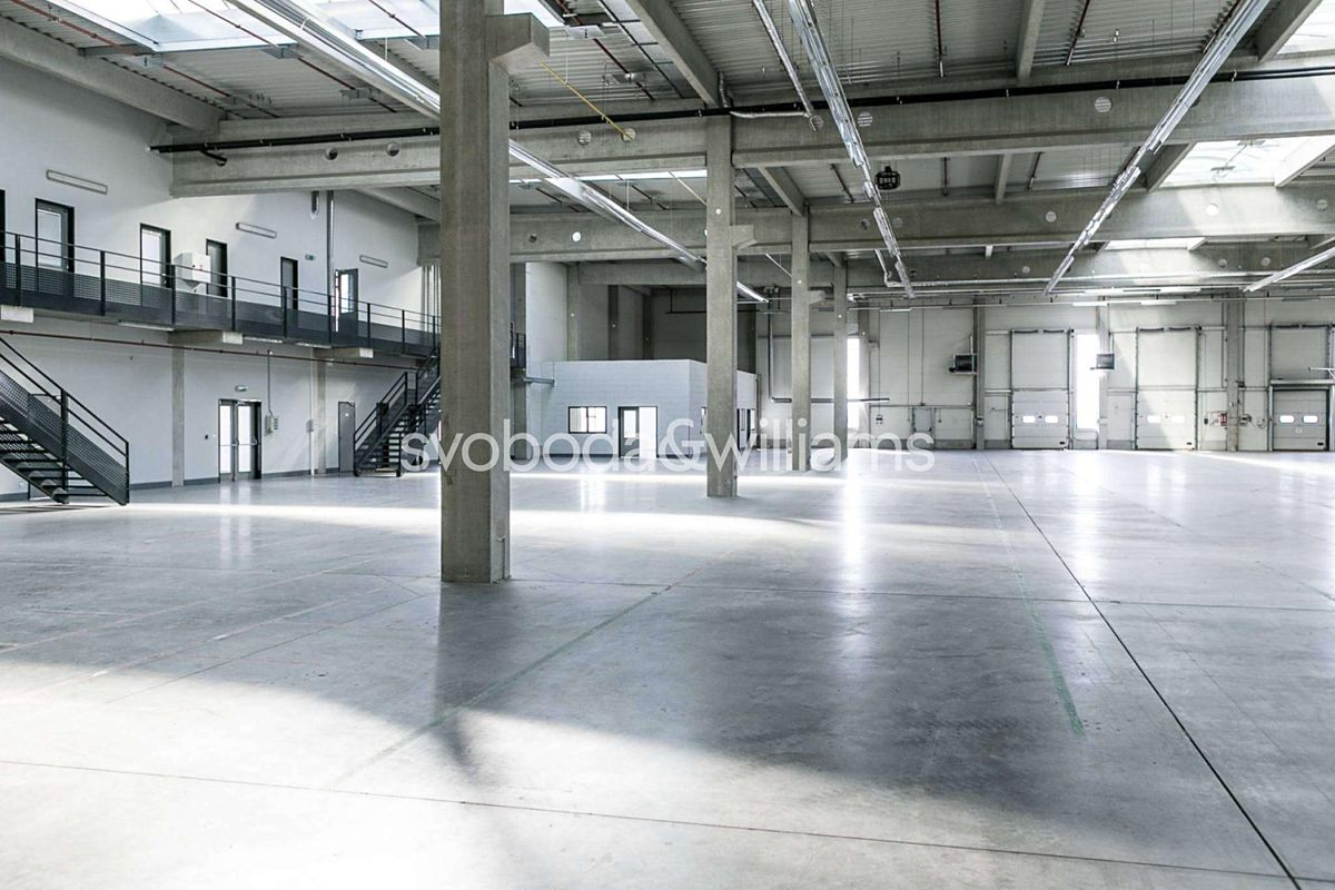 Pronájem skladového prostoru 3484 m² – fotografie 2