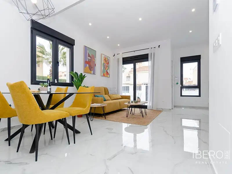 Prodej vily 95 m², pozemek 115 m², Torrevieja – náhled fotky 3