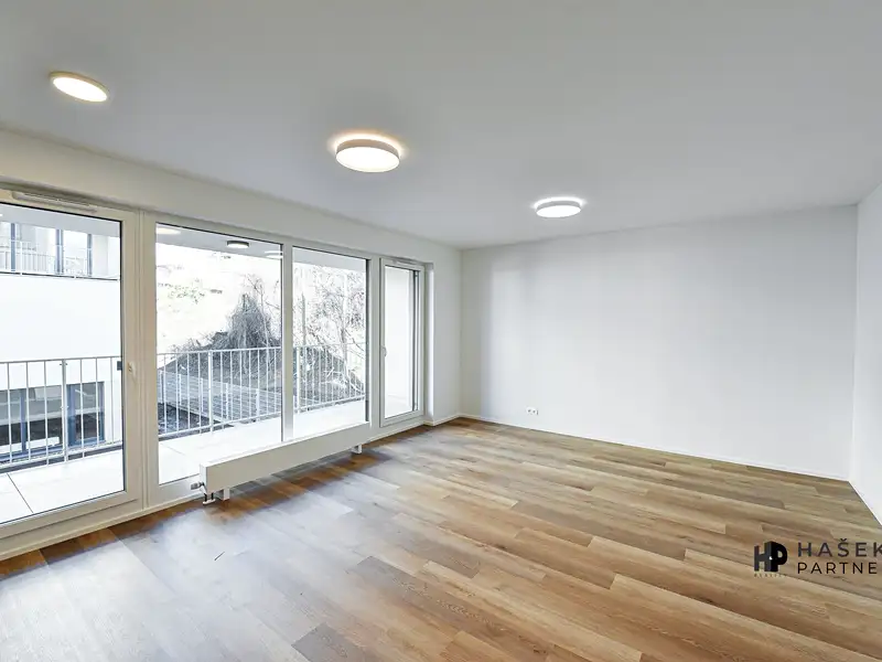 Pronájem bytu 2+kk 69 m², Praha – náhled fotky 2