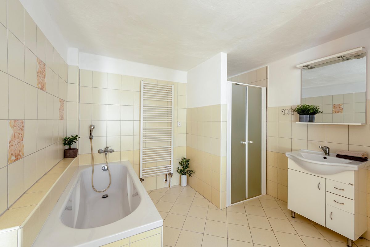 Prodej rodinného domu 94 m², pozemek 854 m² – fotografie 3