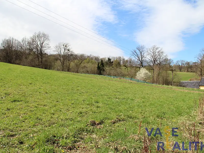 Prodej stavebního pozemku 1800 m², Nový Jičín – náhled fotky 3