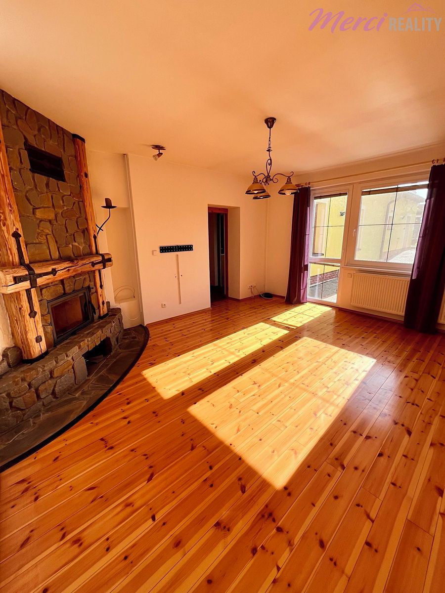 Pronájem rodinného domu 180 m², pozemek 434 m² – fotografie 4