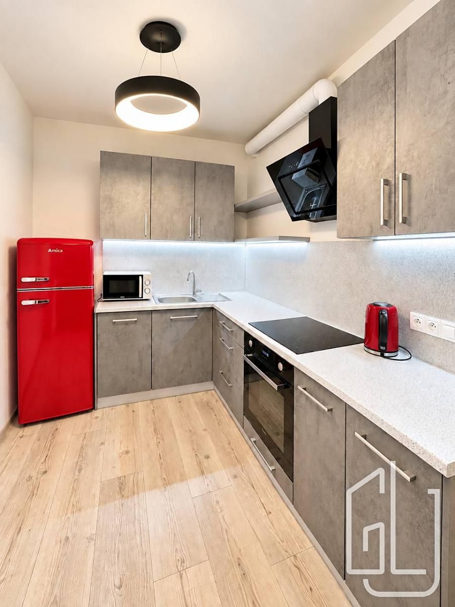 Pronájem bytu 2+kk 67 m² – fotografie 3
