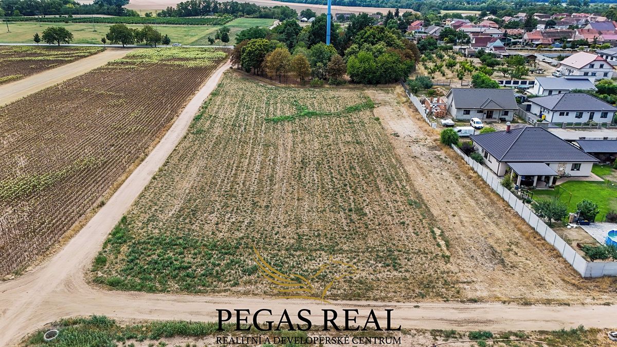 Prodej stavebního pozemku 3390 m² – fotografie 2