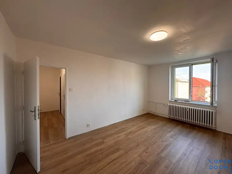 Pronájem bytu 1+1 35 m², Jirkov – náhled fotky 1
