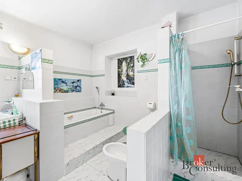 Prodej rodinného domu 236 m², pozemek 676 m², Horšovský Týn – náhled fotky 3