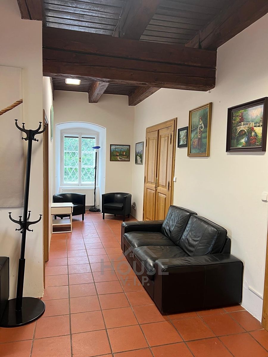 Prodej obchodního prostoru 109 m² – fotografie 2