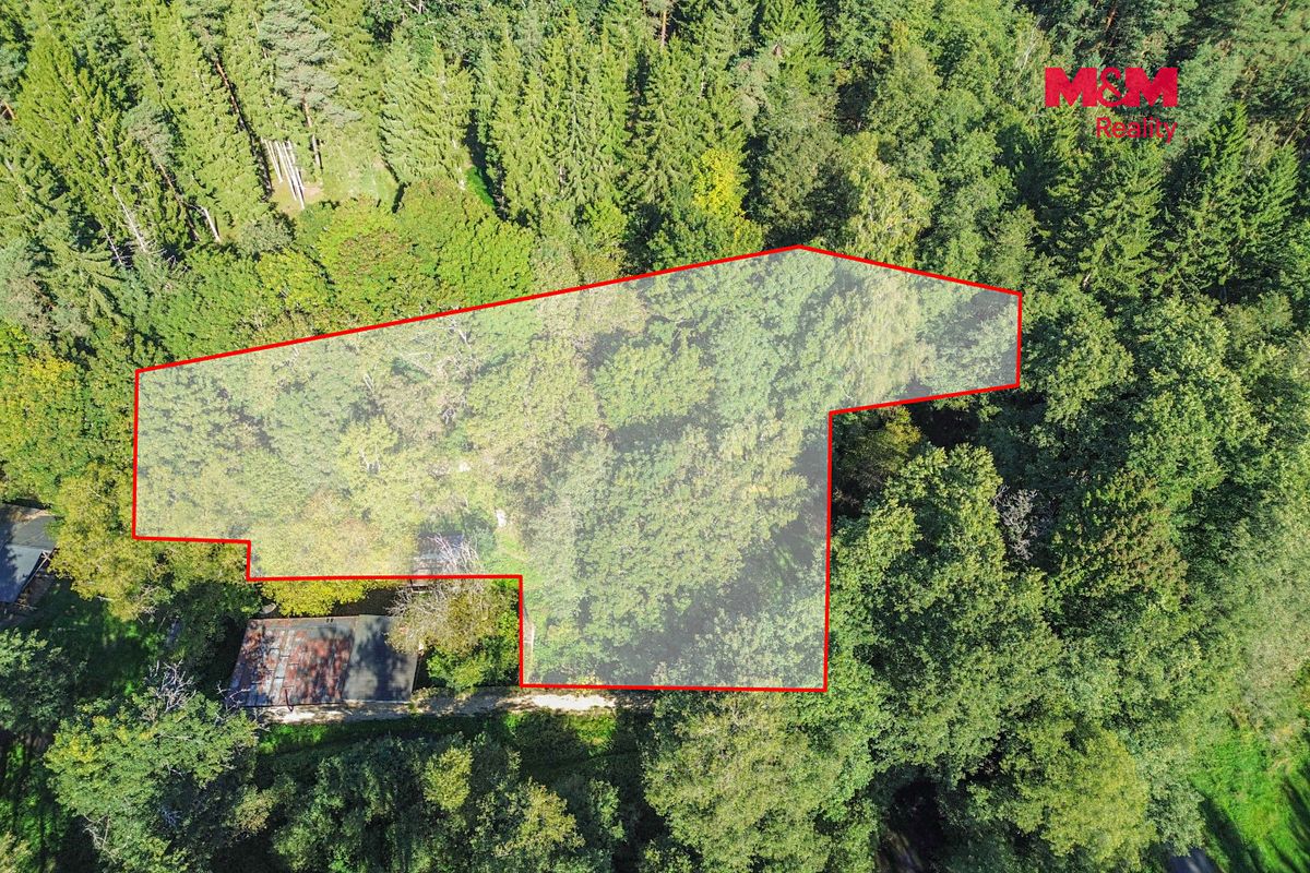Prodej stavebního pozemku 1051 m² – fotografie 2