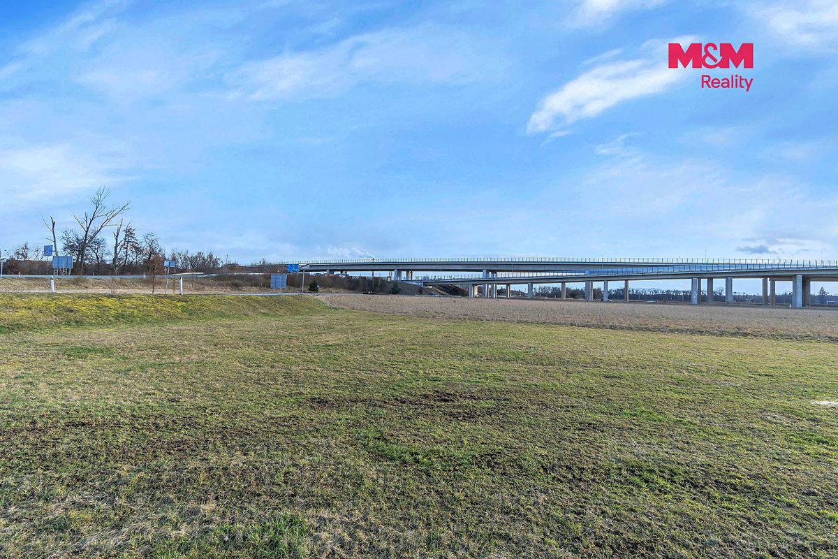 Prodej stavebního pozemku 8413 m² – fotografie 2