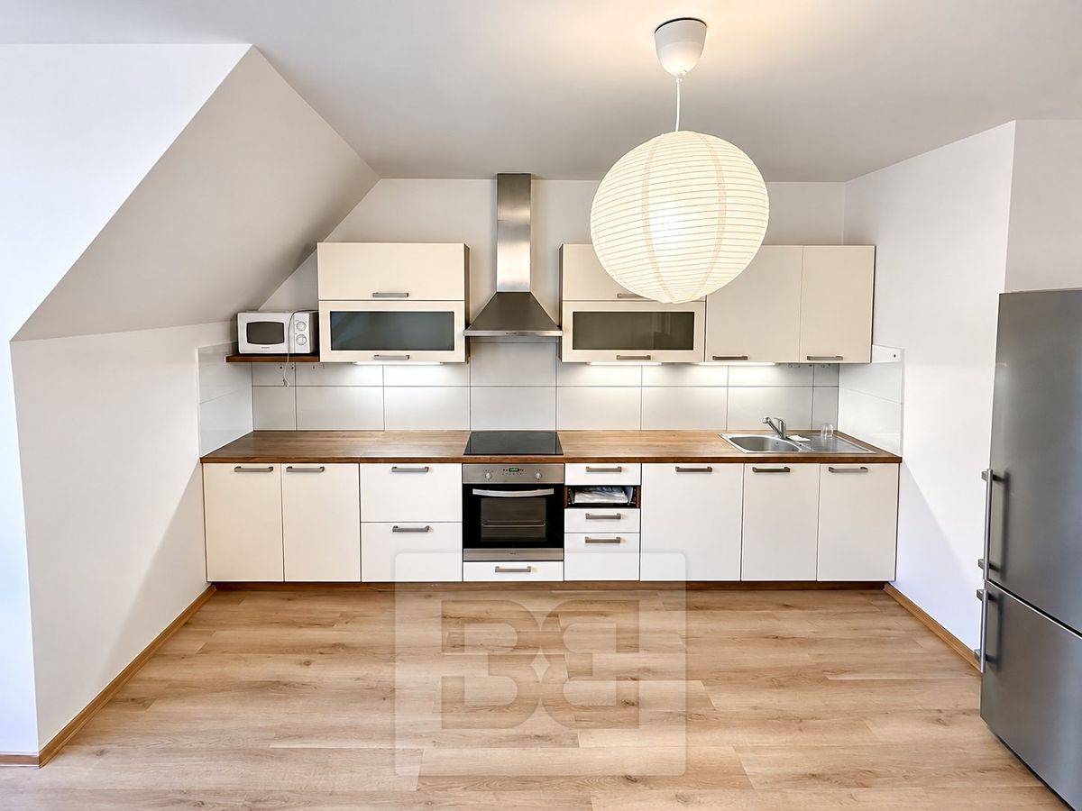Pronájem bytu 4+1 99 m² – fotografie 3