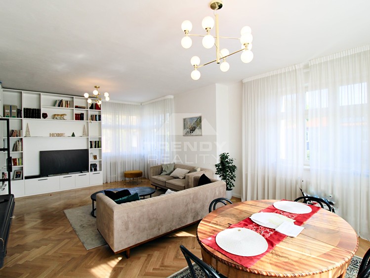 Prodej domu, 306 m² (11 z 32)