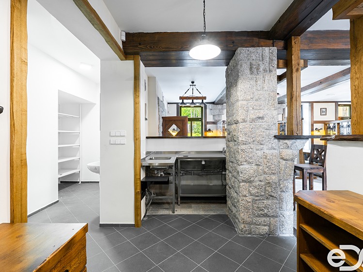 Комерційне приміщення на продаж, 2 930 м² (23 з 60)