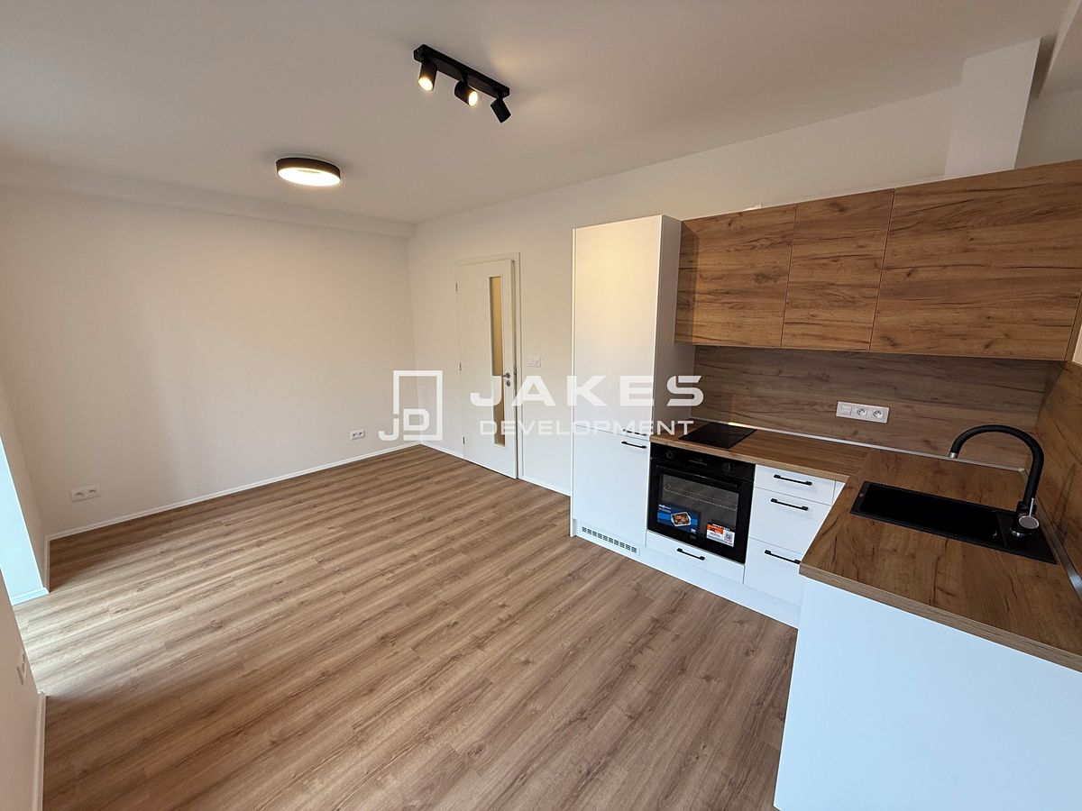 Pronájem bytu 1+kk 26 m² – fotografie 2