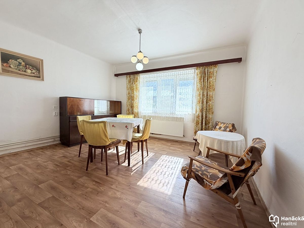 Prodej rodinného domu 125 m², pozemek 1223 m² – fotografie 3