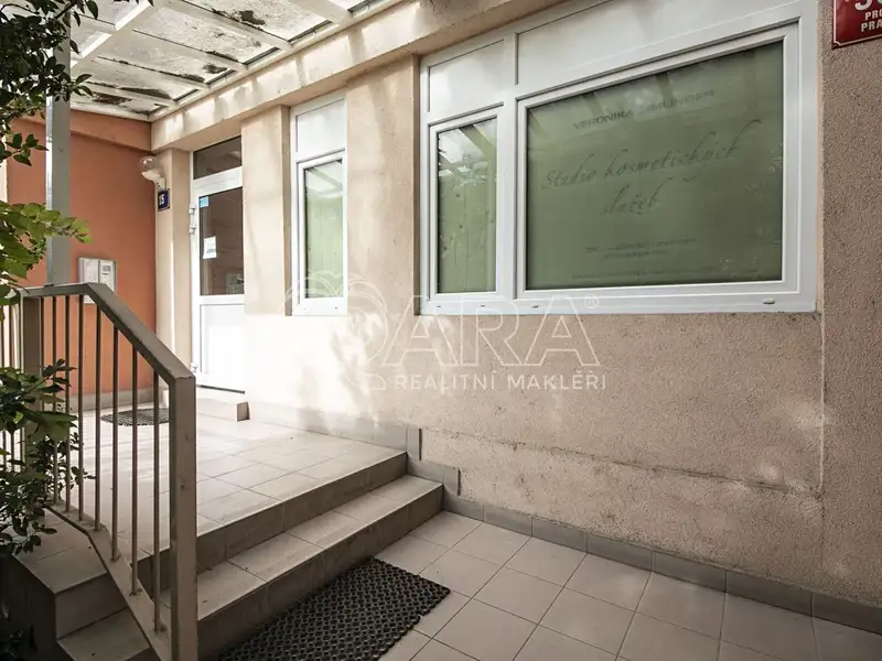 Prodej obchodního prostoru 22 m², Praha – náhled fotky 1