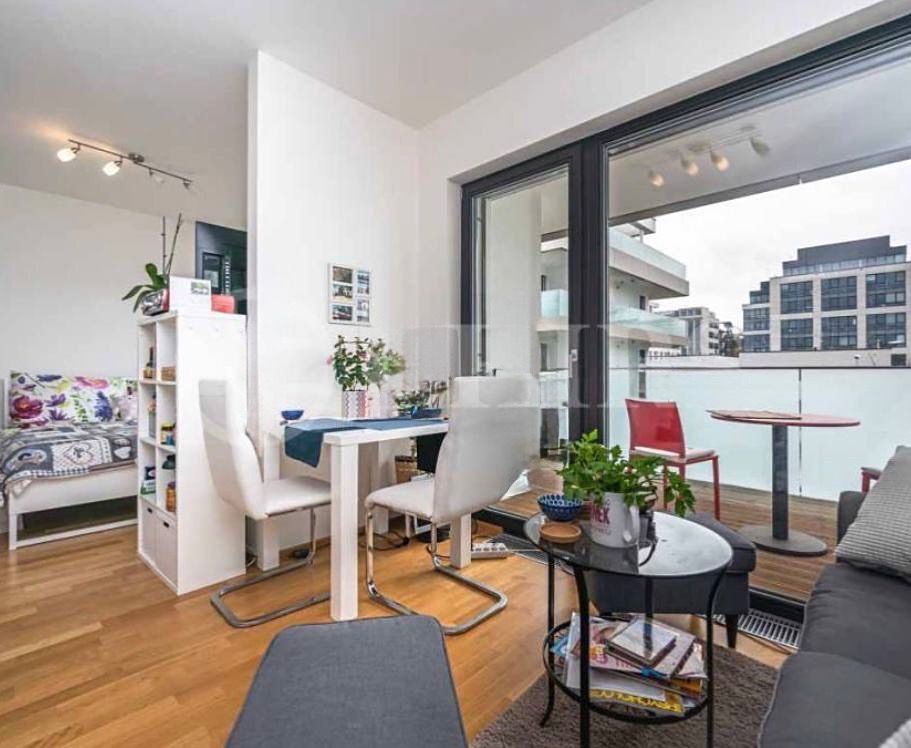 Pronájem bytu 1+kk 38 m² – fotografie 2
