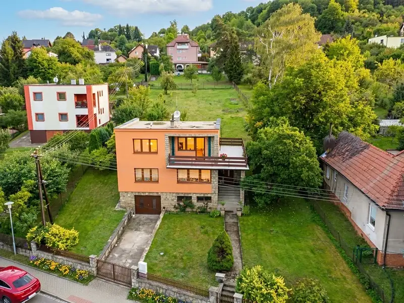 Prodej rodinného domu 241 m², pozemek 589 m², Želechovice nad Dřevnicí – náhled fotky 2