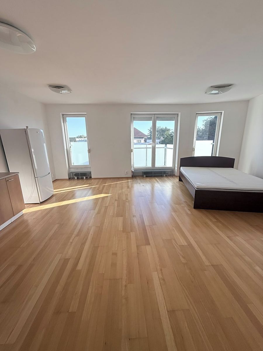 Pronájem bytu 2+kk 64 m²