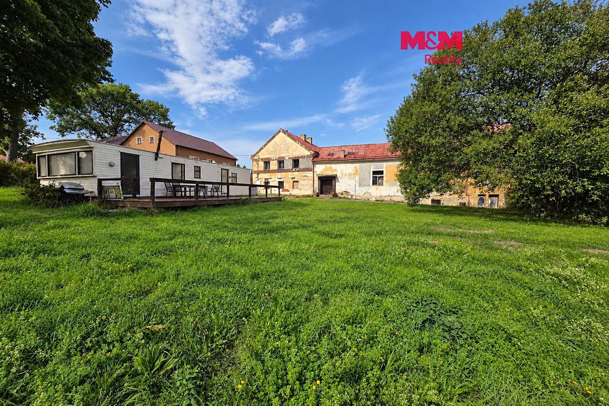 Prodej rodinného domu 420 m², pozemek 1339 m², Chlum Svaté Maří – fotka 1 z 3