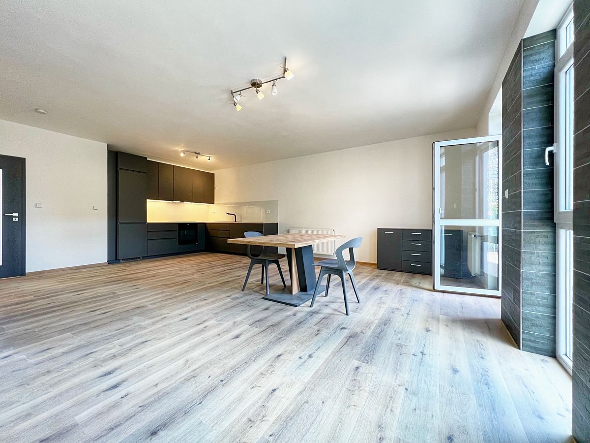Pronájem rodinného domu 120 m², pozemek 196 m² – fotografie 5