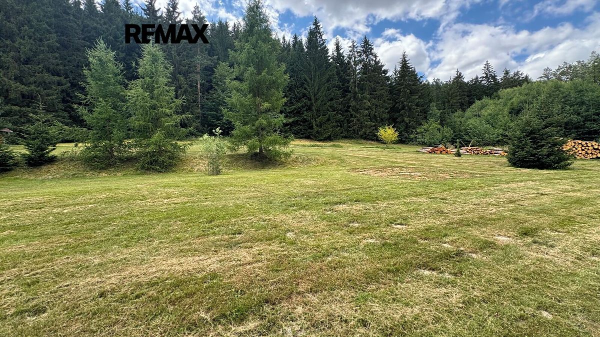 Prodej stavebního pozemku 960 m² – fotografie 3