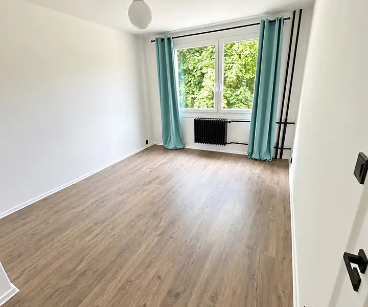Pronájem bytu 3+1 64 m², Oselce – náhled fotky 3