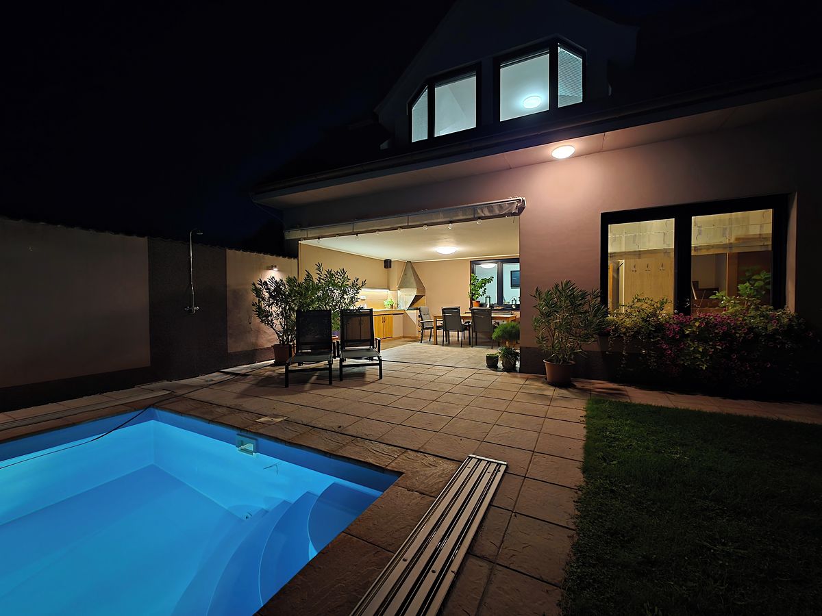 Prodej rodinného domu 325 m², pozemek 1500 m² – fotografie 4
