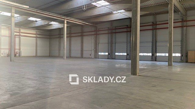 Pronájem skladového prostoru 1000 m²
