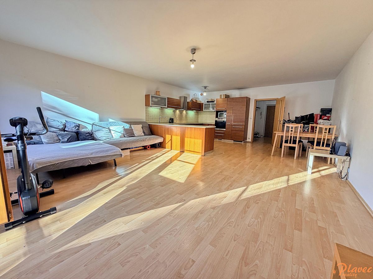 Pronájem bytu 2+kk 78 m² – fotografie 3