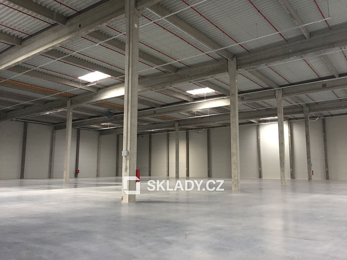 Pronájem skladového prostoru 6000 m² – fotografie 3